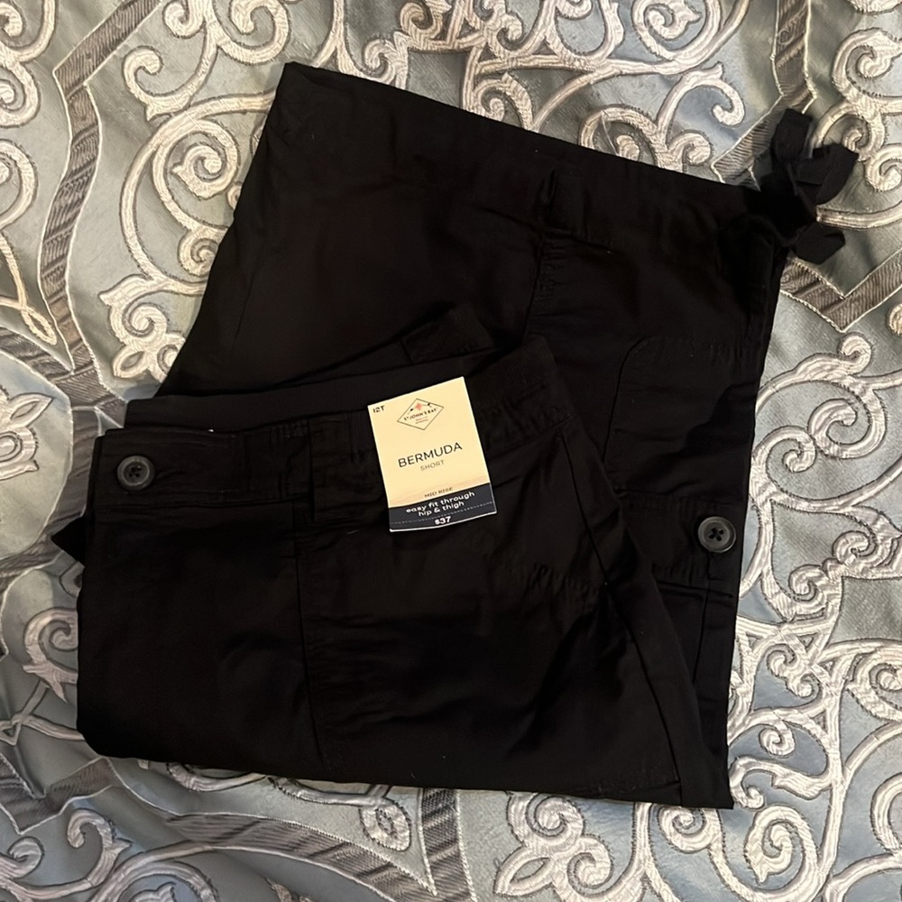 St. John's Bay Womens Mid Rise Stretch Fabric Bermuda Short, NWT